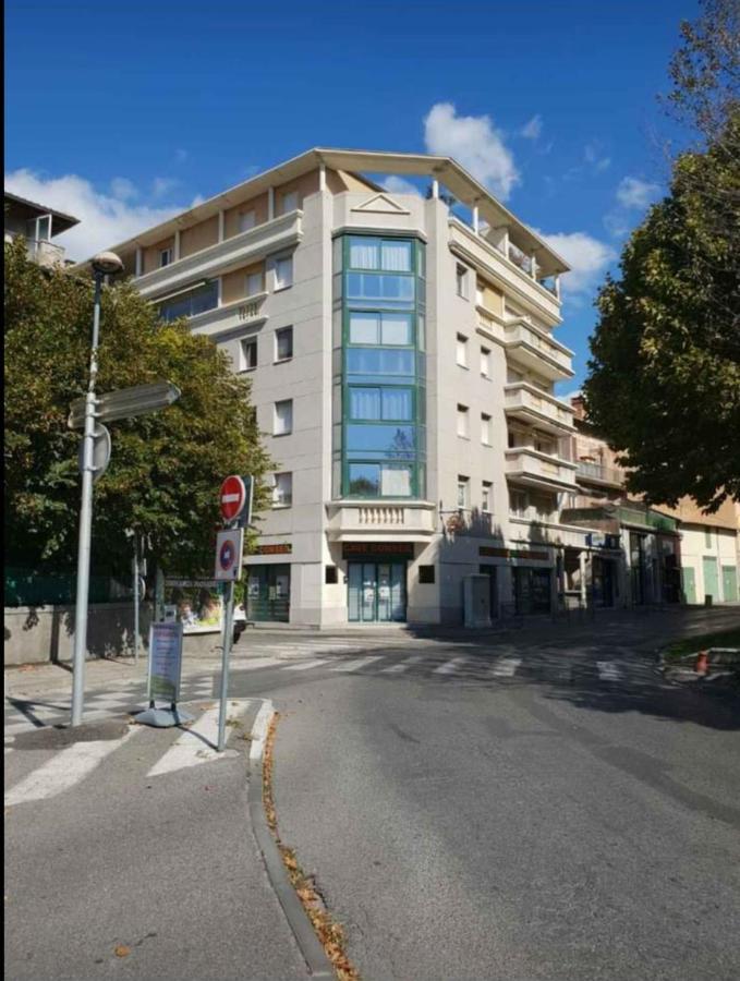Appartement T2 Imm. La Villa D'Este Динь-ле-Бен Экстерьер фото